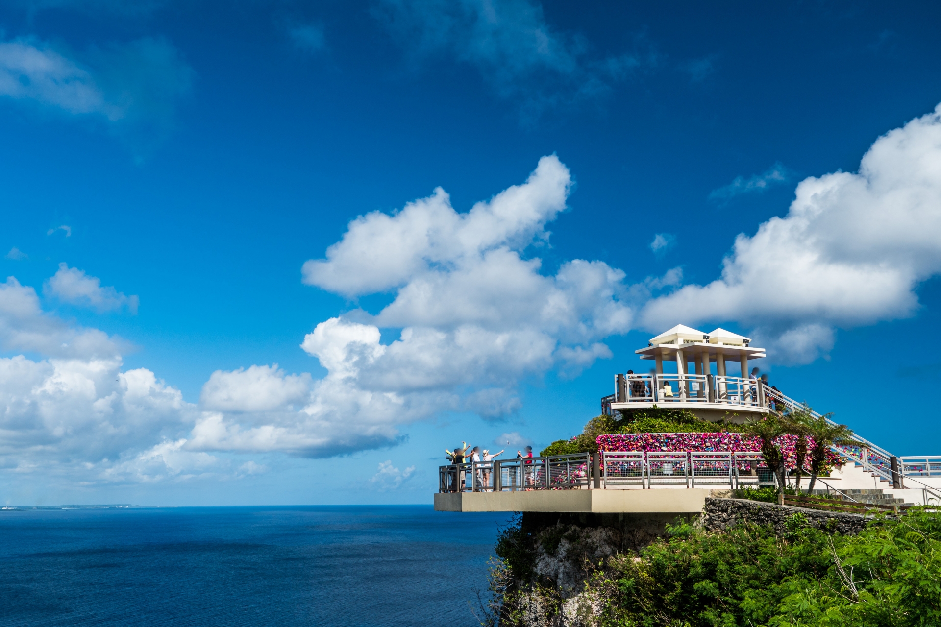 グアムにある観光地恋人岬の風景