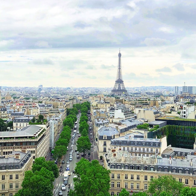 エトワール凱旋門の頂上から見たパリの景色