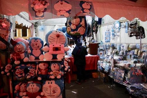 出店日本のアニメのぬいぐるみの画像