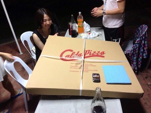 セブ島のピザのテイクアウト画像